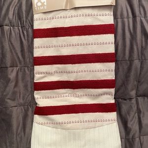 Place and time holiday firelight tree skirt 48 inch